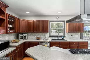 4 Candlelight Dr, Beverly, NJ 08010 - Photo 11