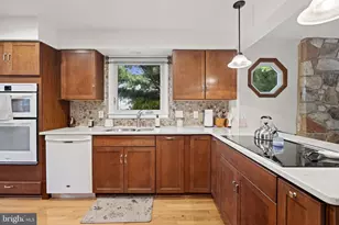 2502 St Charles Pl, Cinnaminson, NJ 08077 - Photo 5