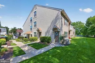 2706 Heatherstone Ct, Mount Laurel, NJ 08054 - Photo 1
