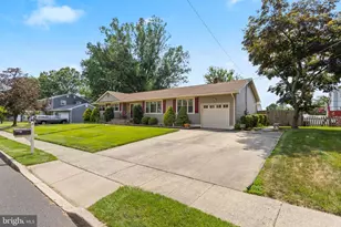 8 W Point Dr, Bordentown, NJ 08505 - Photo 3