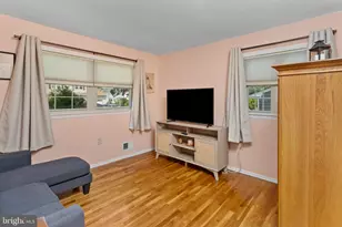 8 W Point Dr, Bordentown, NJ 08505 - Photo 23