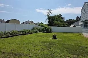 242 Hendrickson Ave, Beverly, NJ 08010 - Photo 5