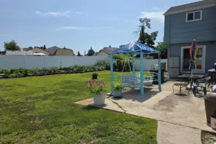 242 Hendrickson Ave, Beverly, NJ 08010 - Photo 3