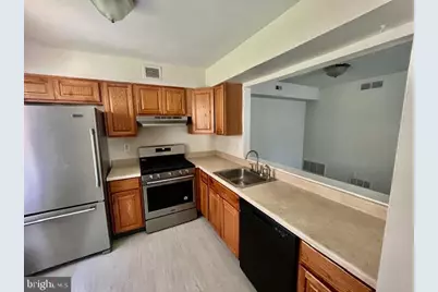 139 Bradford Court, Mount Laurel, NJ 08054 - Photo 3