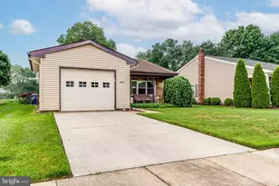 13 Sheffield Pl, Southampton, NJ 08088 - Photo 3