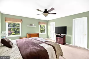202 Amberfield Dr, Mount Laurel, NJ 08054 - Photo 17