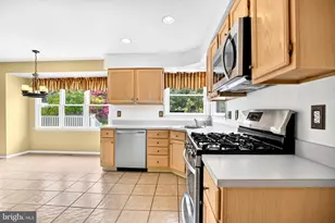 202 Amberfield Dr, Mount Laurel, NJ 08054 - Photo 5