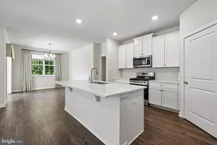 235 Congressional Ct, Moorestown, NJ 08057 - Photo 7
