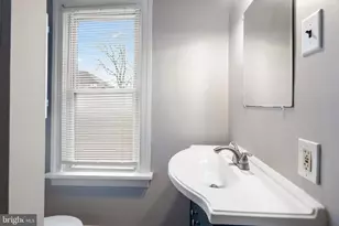 243 Conover St, Burlington, NJ 08016 - Photo 9