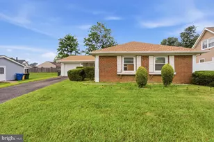 9 Hancock Ln, Willingboro, NJ 08046 - Photo 1