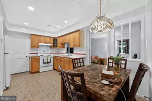 325 Carleton Ln, Mount Laurel, NJ 08054 - Photo 3