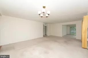 7 Fairfax Dr, Mount Laurel, NJ 08054 - Photo 9