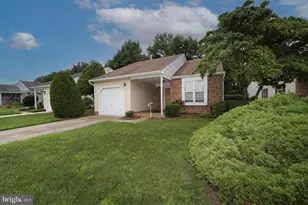 7 Fairfax Dr, Mount Laurel, NJ 08054 - Photo 1
