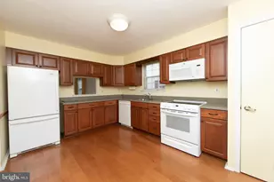 7 Fairfax Dr, Mount Laurel, NJ 08054 - Photo 15