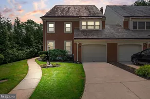 181 Foxwood Dr, Moorestown, NJ 08057 - Photo 1