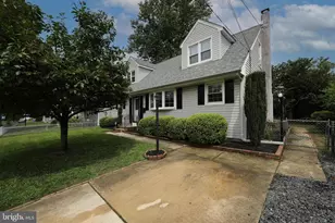 37 Woodbine Ave, Maple Shade, NJ 08052 - Photo 1
