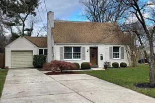 320 Evergreen Dr, Moorestown, NJ 08057 - Photo 1
