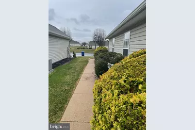 28 Palmer Square, Beverly, NJ 08010 - Photo 9