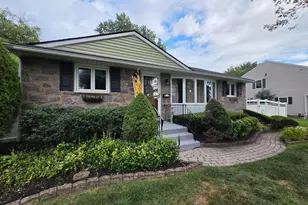 2823 Burgundy Dr, Riverton, NJ 08077 - Photo 9