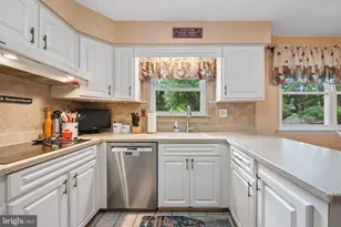 843 Lafayette Dr, Mount Laurel, NJ 08054 - Photo 11