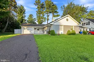 26 Bayberry Ln, Willingboro, NJ 08046 - Photo 1