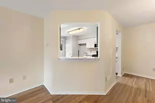 301 Oliphant Ln, Mount Laurel, NJ 08054 - Photo 9