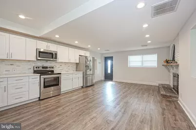 8 Lakeside Drive, Medford, NJ 08055 - Photo 5