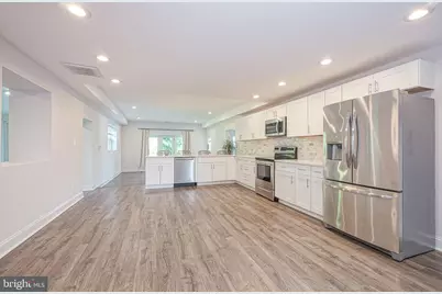 8 Lakeside Drive, Medford, NJ 08055 - Photo 3