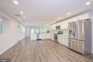 8 Lakeside Dr, Medford, NJ 08055 - Photo 3
