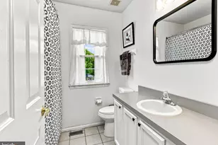 11 Elkington Dr, Mount Laurel, NJ 08054 - Photo 9