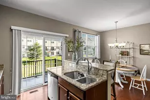 75 Riverwalk Blvd, Burlington, NJ 08016 - Photo 17