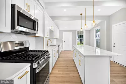 206 E Union Street, Burlington, NJ 08016 - Photo 1