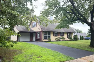 54 Plumtree Ln, Willingboro, NJ 08046 - Photo 1