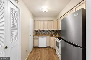 3028 Harbour Dr, Palmyra, NJ 08065 - Photo 9