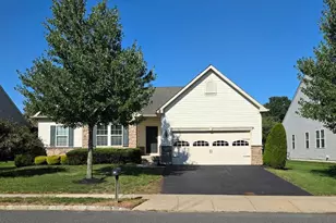 29 Applegate Dr, Florence, NJ 08518 - Photo 1