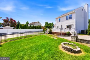 17 Grayson Pl, Burlington, NJ 08016 - Photo 37