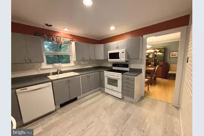 107 N Lakeside Drive E, Medford, NJ 08055 - Photo 3