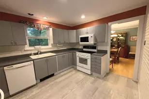 107 N Lakeside Dr E, Medford, NJ 08055 - Photo 3