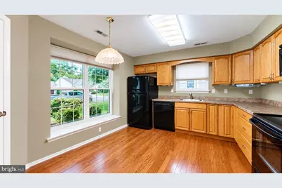 631 Cascade Drive S, Mount Laurel, NJ 08054 - Photo 5