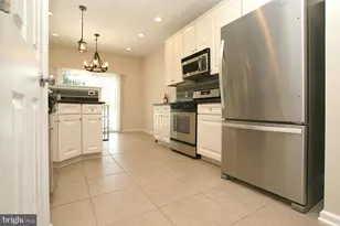 33 Farmington Ct, Bordentown, NJ 08505 - Photo 11