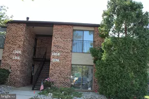 130 Birchfield Ct, Mount Laurel, NJ 08054 - Photo 1