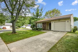 102 Deep Hollow Cir, Mansfield Township, NJ 08022 - Photo 3