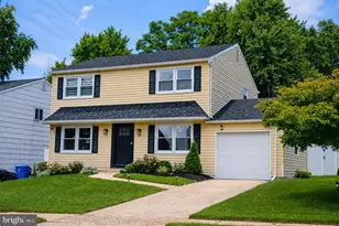 23 Wellington Pl, Burlington, NJ 08016 - Photo 1