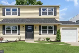 23 Wellington Pl, Burlington, NJ 08016 - Photo 1
