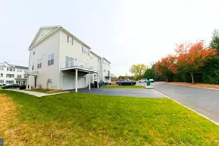 33 Mountie Ln, Chesterfield Township, NJ 08515 - Photo 5