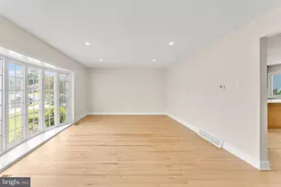 19 Kingsbridge Dr, Burlington, NJ 08016 - Photo 9