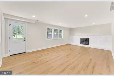 19 Kingsbridge Drive, Burlington, NJ 08016 - Photo 9