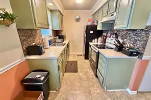 42 Carriage Stop Pl, Florence, NJ 08518 - Photo 3