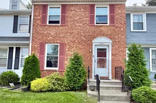42 Carriage Stop Pl, Florence, NJ 08518 - Photo 1
