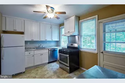 104 Vernon Street, Bordentown, NJ 08505 - Photo 3